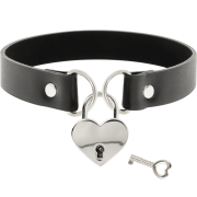 COQUETTE CHIC DESIRE – COLLAR CUERO VEGANO ACCESORIO CORAZÓN CON LLAVE